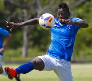 Vasco acerta contratação de atacante Riascos do Cruzeiro por empréstimo