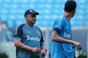 Elenco do Grêmio acompanha busca por técnico, mas garante foco em campo