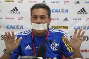 Demitido, Luxemburgo dispara contra comitê gestor do Flamengo