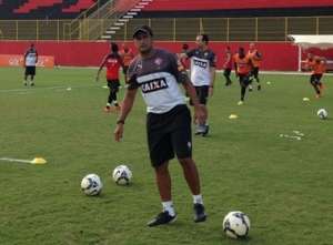 Série B: Vitória cogita efetivar Wesley Carvalho como treinador