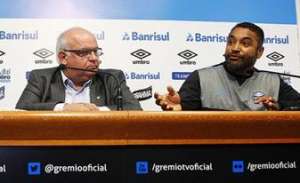 Agora como técnico, Roger celebra volta ao Grêmio e quer 'reviver alegrias'