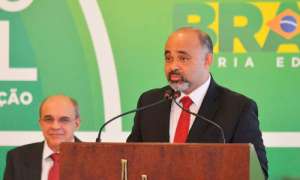 George Hilton diz não temer que investigações sobre cartolas atinjam o governo