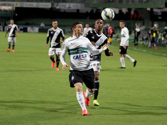 Coritiba 2 x 1 Ponte Preta - Macaca "alternativa" não dá conta do recado 2 0002050082421 img