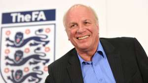 Greg Dyke, presidente da FA - Federação Inglesa - pede renúncia imediata de Blatter após prisões do FBI