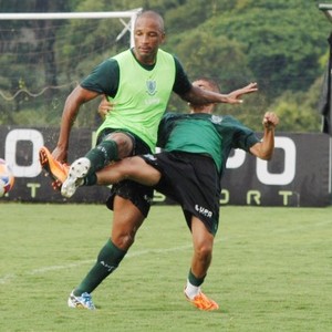 Ceará fica a detalhes de anunciar Rodrigo Silva, atualmente no América-MG