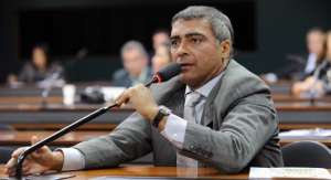 Pedido de Romário é aceito e Senado instaura CPI do CBF