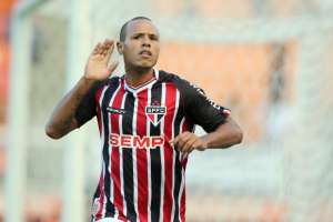 Milton Cruz tira Luis Fabiano e Reinaldo do time titular do São Paulo