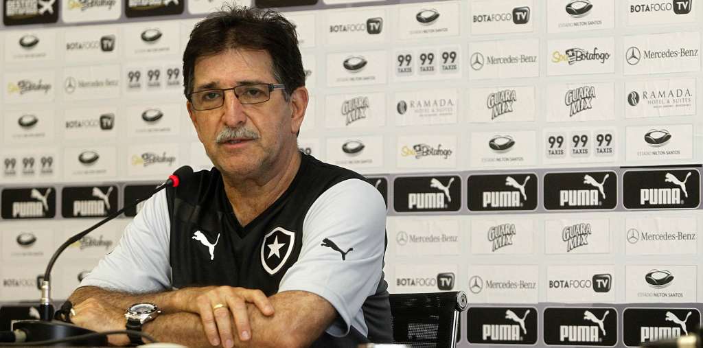 René Simões confirma força máxima no Botafogo