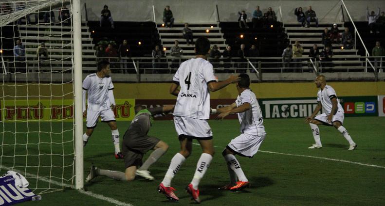 Bragantino perdeu chance incrível aos três minutos. E sofreu sua terceira derrota na Série B