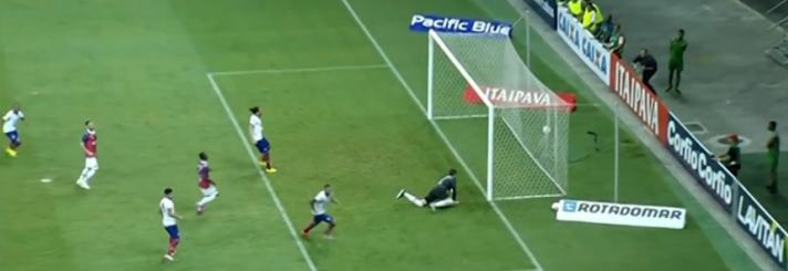 Bahia fez seu gol e depois segurou a vitória com muito sacrifício em cima do Paraná