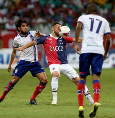 Bahia teve dificuldades para superar o sistema defensivo bem armado pelo Paraná