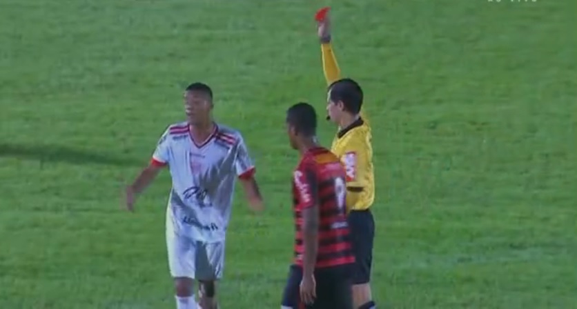 Romarinho leva cartão amarelo: Mogi Mirim jogou mais de 20 minutos com um a menos