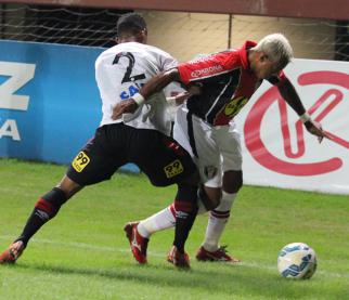 Marcelinho Paraíba, do Joinville, foi bem marcado e pouco produziu