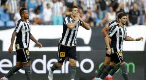 Série B: Ainda com técnico interirno, Vitória volta aos treinos na 2.ª após derrota para o Botafogo no Engenhão