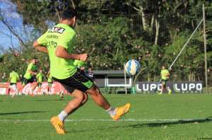 Brasileirão: Figueirense traz reforços ofensivos no banco para bater Cruzeiro e deixar degola