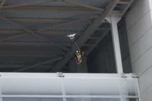 Drone com camisa do Guaraní, do Paraguai, sobrevoa Fiel e cai na Arena Corinthians