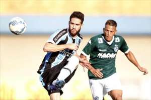 Presidente do Grêmio, Romildo Bolzan Júnior, critica arbitragem e reclama de gol 