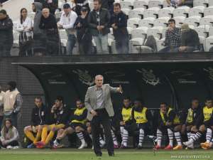 Após derrota, presidente corintiano nega desmanche: 'Não vai sair ninguém'