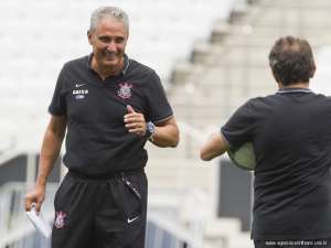 Tite diz que não escalou Emerson no clássico por medo de lesão