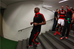 Cristóvão lamenta derrota em estreia e diz que Flamengo precisa superar pressão