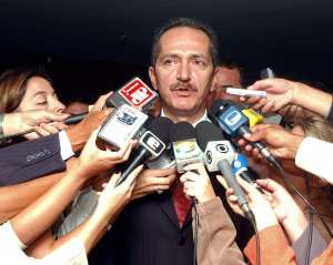 Ex-ministro do Esporte, Aldo Rebelo diz que escândalo na Fifa não surpreende o governo brasileiro