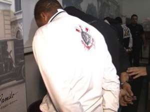 Corintianos são detidos após agressão a palmeirense no metrô