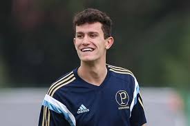 Oswaldo comanda treino só com reservas e devolve Nathan para time sub-20