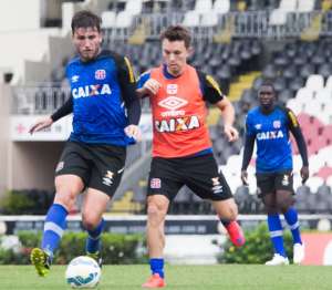 Vasco x Ponte Preta - Invicta, Macaca tenta feito histórico no 