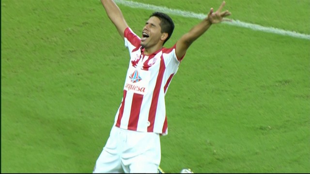 William Magrão fez o segundo na vitória do Náutico