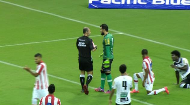 Ceará sofre para tentar parar o Náutico na Arena Pernambuco