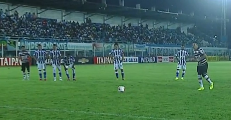 No fim do primeiro tempo, Anderson Aquino converteu pênalti e deixou tudo igual na Curuzu