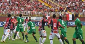 Chapecoense x Joinville - Campeão estadual enfrenta rival para não se afundar na crise