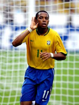 Copa América: Robinho deixa treino da Seleção antes do fim e Dunga começa a testar esquema defensivo 2 0002050084366 img