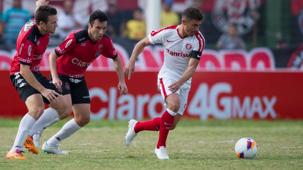 Alex é uma das novidades diante do Internacional