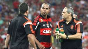 Chegada de Alecsandro não impede acerto do Palmeiras com Barrios