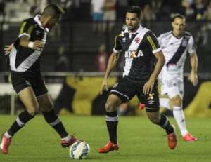 BRASILEIRÃO: Furacão lidera, Ponte passeia no Rio, São Paulo leva San-São e Corinthians apanha de novo