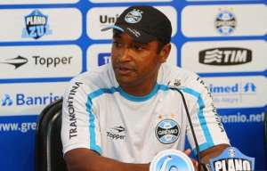 Roger vê Grêmio motivado e exalta intensidade em vitória