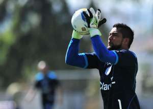 Série C: Guarani pode contratar goleiro Henal, especulado no Santos