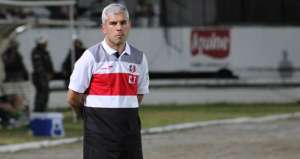 Série B: Alírio Moraes banca Ricardinho, mas não descarta mudanças no Santa Cruz