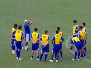 Série C: Dupla deixa treino do Tupi mais cedo e preocupa para o final de semana