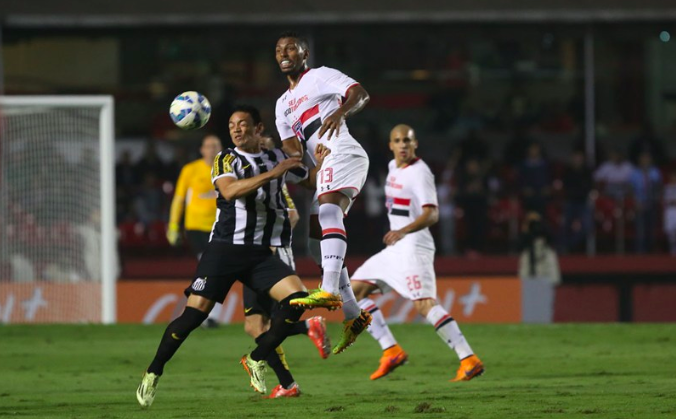 Paulo Mirando se destacou no clássico contra o Santos