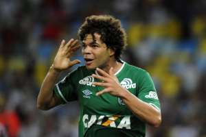 Em reformulação, Corinthians busca Camilo, meia da Chapecoense