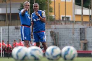 Cristóvão Borges diz respeitar protestos no Flamengo, mas também quer apoio