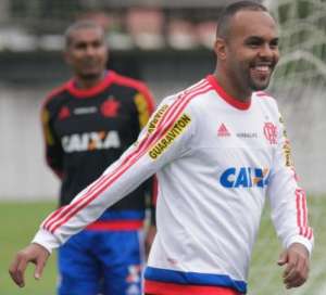 Alecsandro rescinde contrato com o Flamengo e está apto para assinar com o Palmeiras