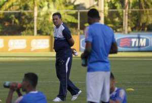 Luxemburgo fecha treino do Cruzeiro e rejeita revelar time para o clássico