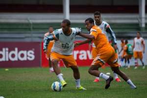 Breno Lopes aprova a sua estreia no Fluminense e fala em brigar por posição