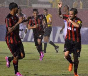 SÉRIE B: Botafogo e Náutico ganham e dividem a liderança, enquanto Vitória dorme no G4