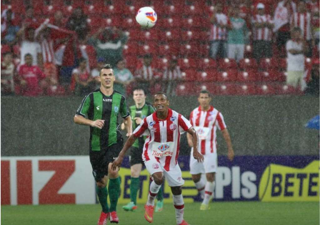 Náutico passa pelo América e fica na cola do Botafogo