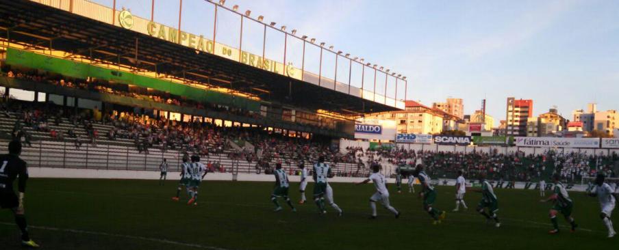 Juventude e Guarani fizeram um jogo amarrado e com empate, por 1 a 1, justo em Caxias do Sul (RS)