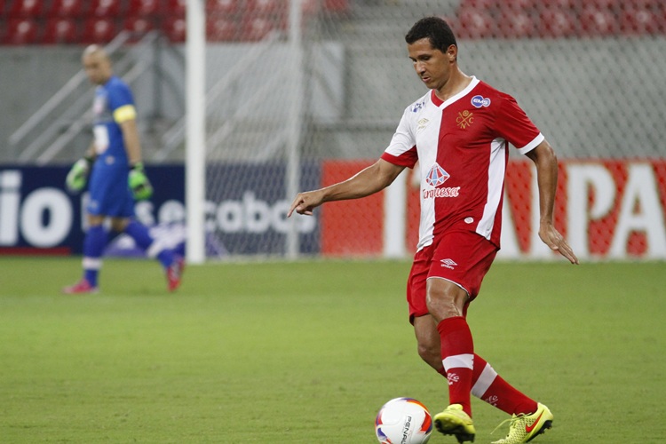 Fabiano Eller, um dos destaques na grande fase do Náutico - Superesportes /Diario de Pernambuco